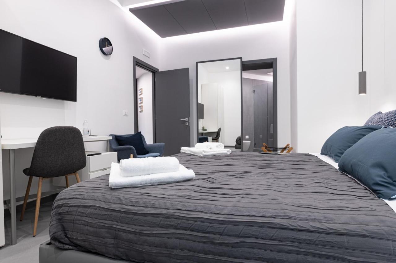 Tito'S Rooms Наполи Екстериор снимка